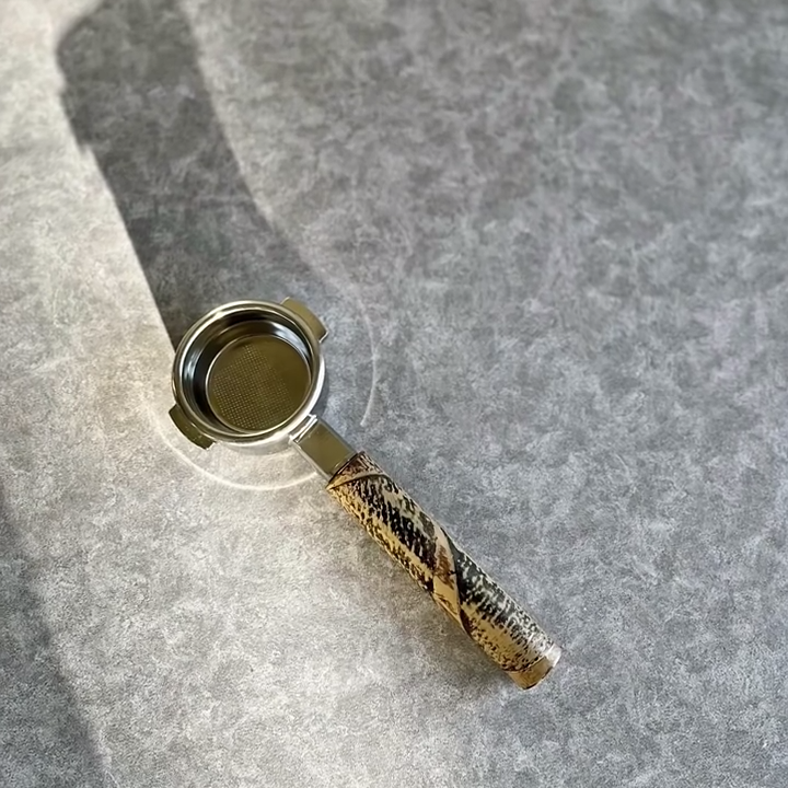 Ancient Grain Artisan Bottomless Portafilter espresso extraction scene