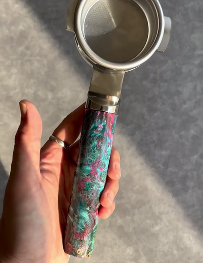 Electric Teal Burl Artisan Bottomless Portafilter espresso extraction scene