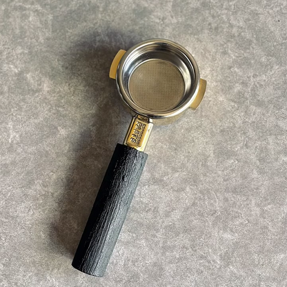 Obsidian Grain Artisan Bottomless Portafilter espresso extraction scene