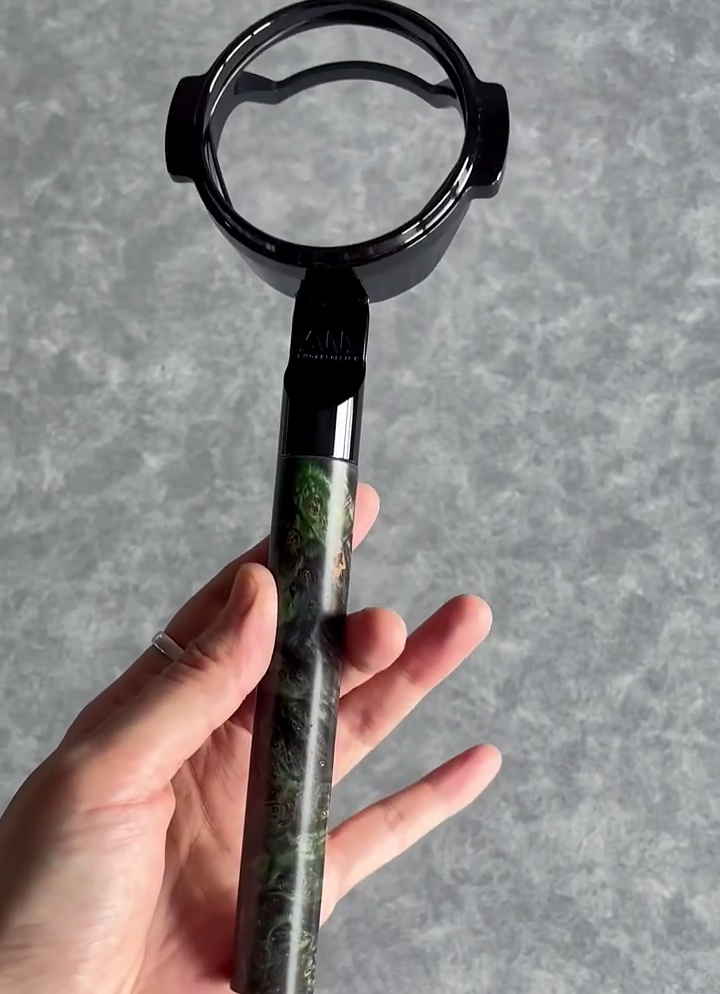 Golden River Artisan Bottomless Portafilter | La Marzocco 58mm image 3