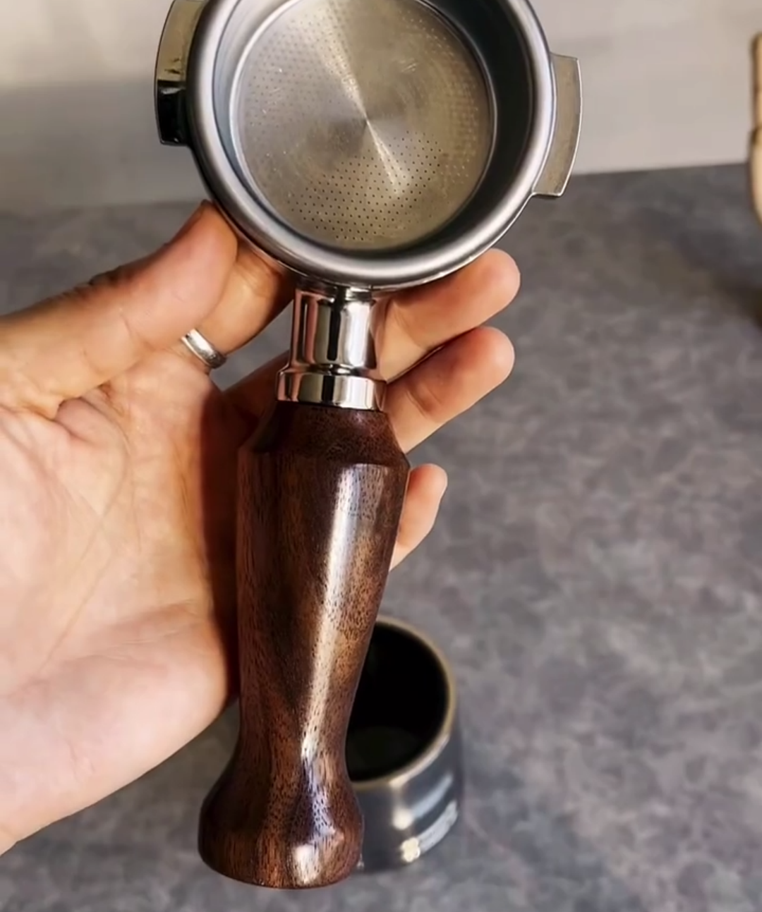 Noir Sculpt Artisan Bottomless Portafilter alternate angle 7 for Breville