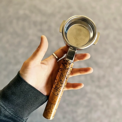 Spalted Labyrinth Artisan Bottomless Portafilter espresso extraction scene
